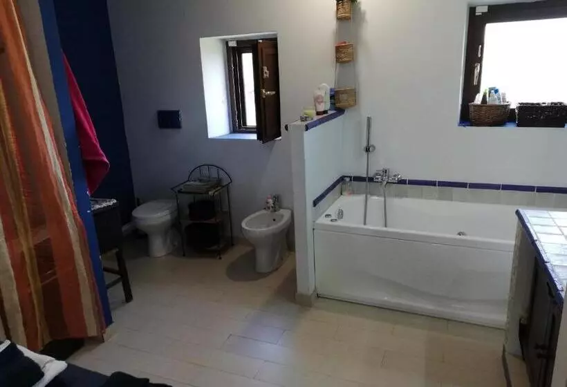 پانسیون Scacciapensieri S Home