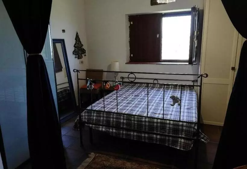 پانسیون Scacciapensieri S Home