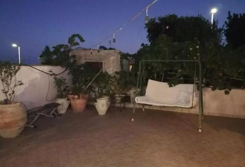 پانسیون Scacciapensieri S Home