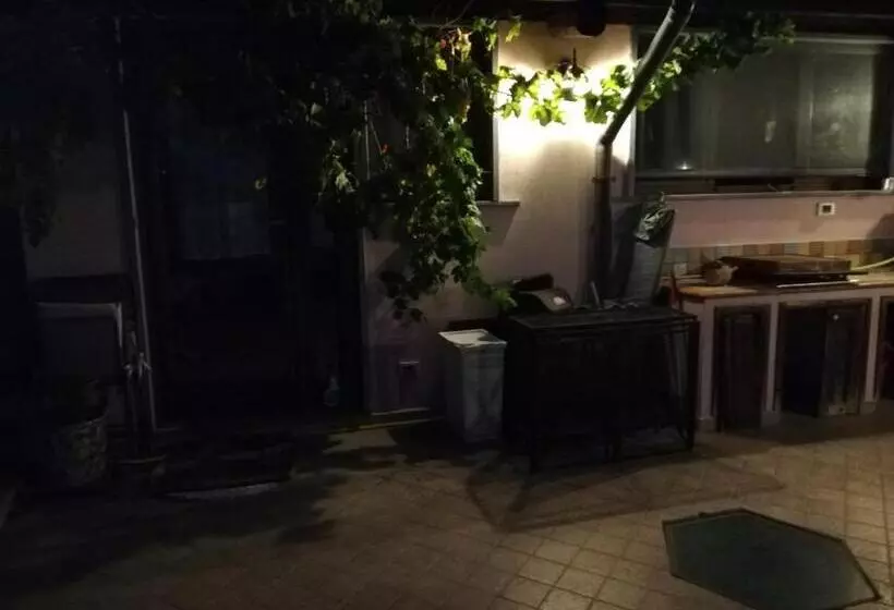 پانسیون Scacciapensieri S Home