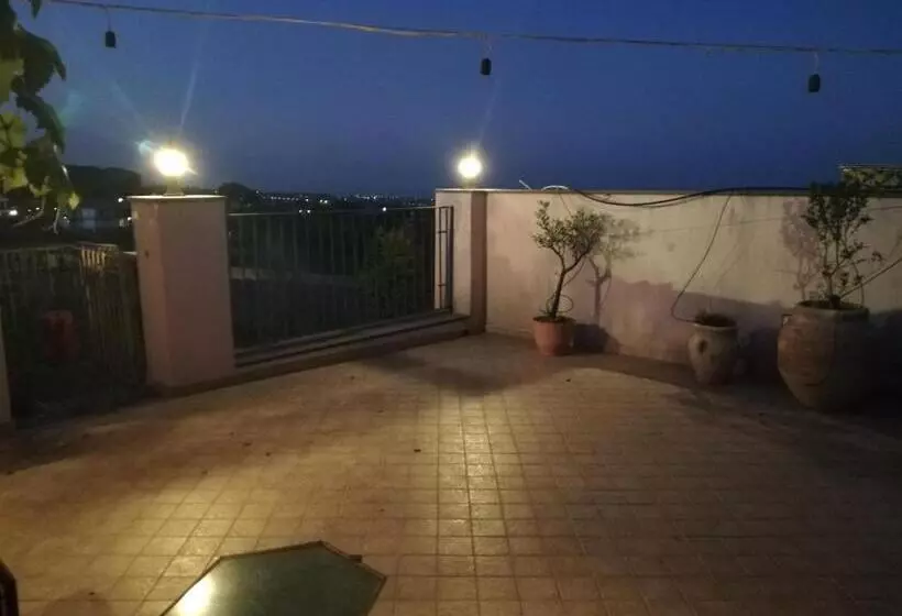 پانسیون Scacciapensieri S Home