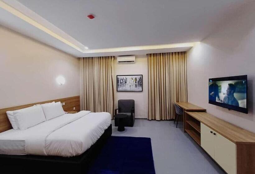 The Edge Hotel And Suites