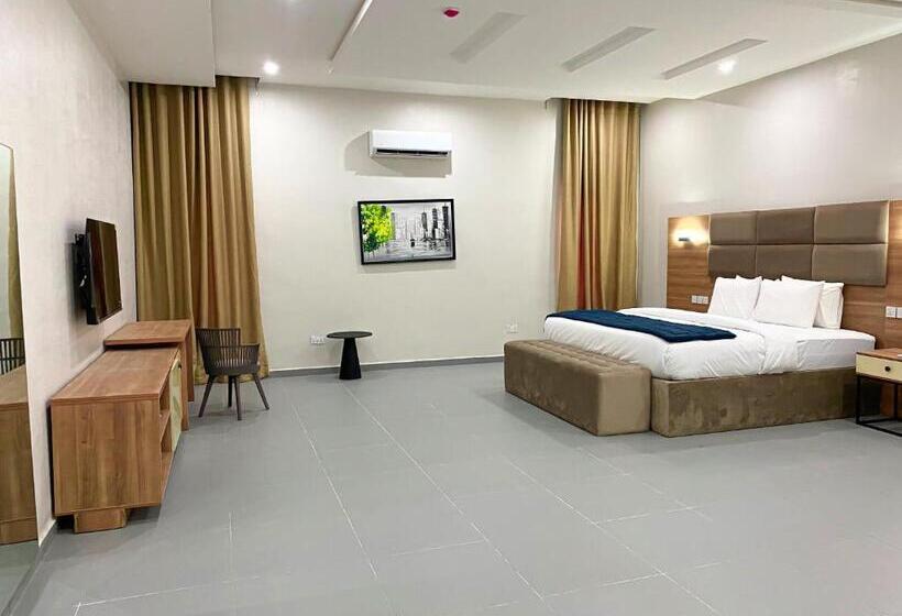 The Edge Hotel And Suites