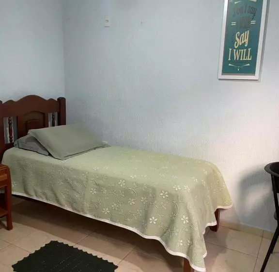 ユースホステル Quitinetes Em Araraquara