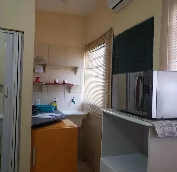 ユースホステル Quitinetes Em Araraquara