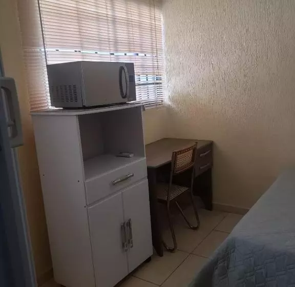 ユースホステル Quitinetes Em Araraquara