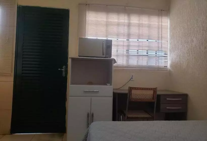 ユースホステル Quitinetes Em Araraquara