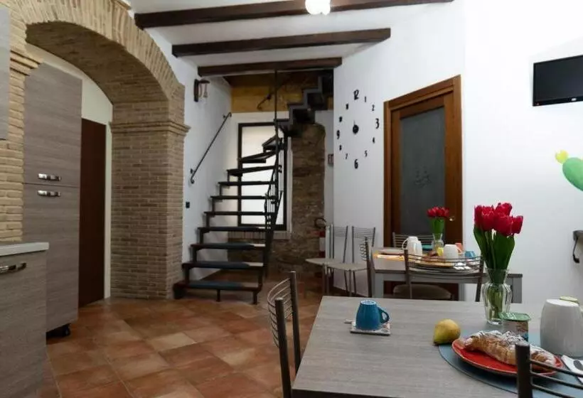 B&b L Angolo Di Plutia