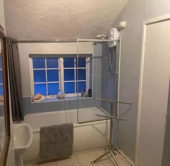 Aamiaismajoitus (B&B) Dolphin Inn