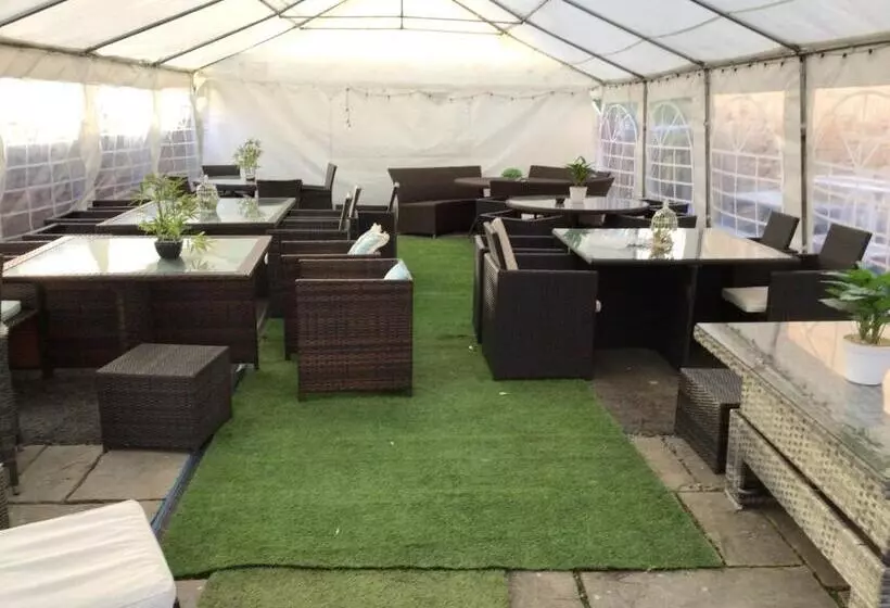 Aamiaismajoitus (B&B) Dolphin Inn