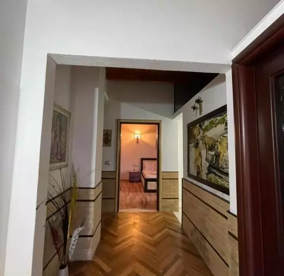 تختخواب و صبحانه Elsa S Villa
