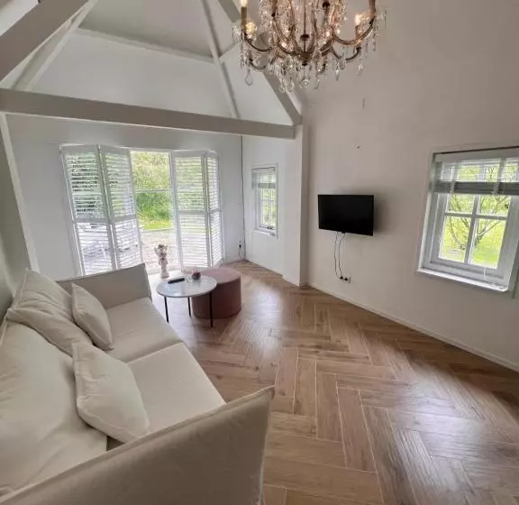 ベッドアンドブレックファースト Lingeliefde Logement Complete Studio Met Eigen Keuken En Badkamer