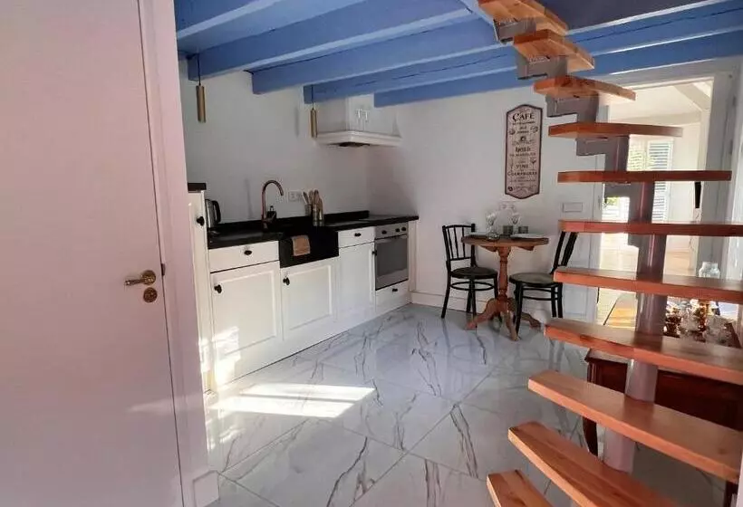 ベッドアンドブレックファースト Lingeliefde Logement Complete Studio Met Eigen Keuken En Badkamer