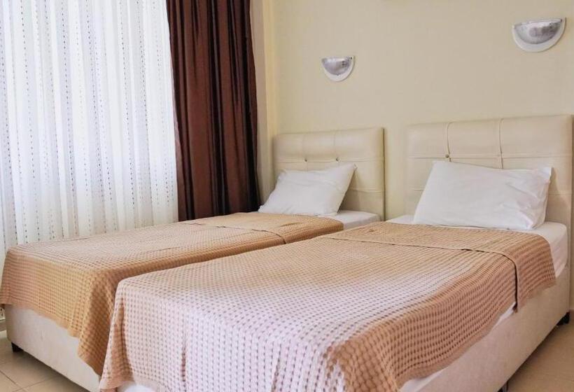 Club Deep Blue Tatil Köyü