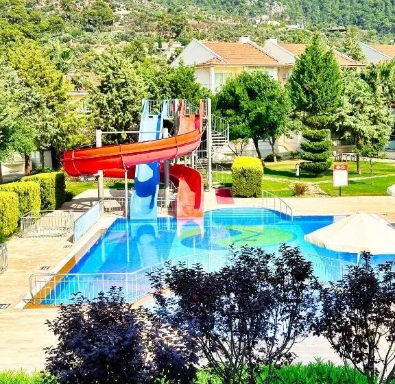 Club Deep Blue Tatil Köyü