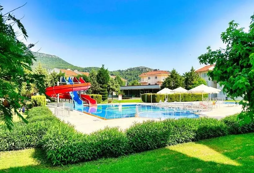 Club Deep Blue Tatil Köyü