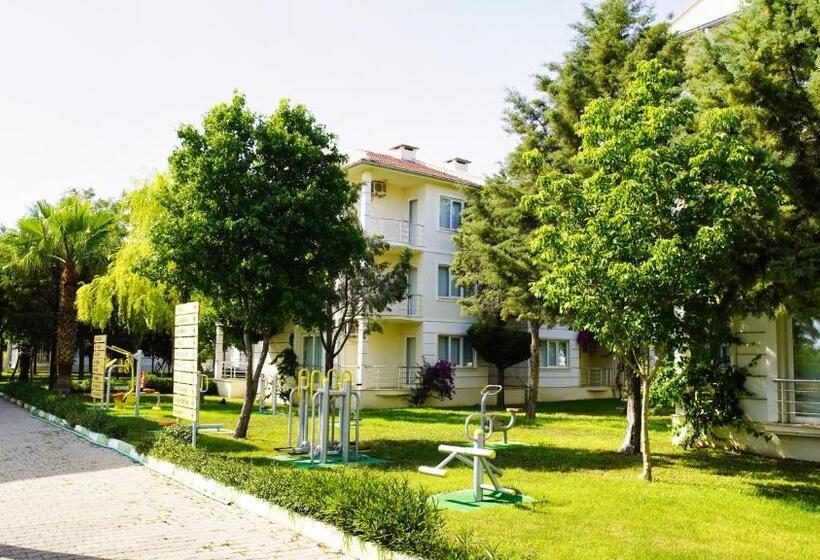 Club Deep Blue Tatil Köyü