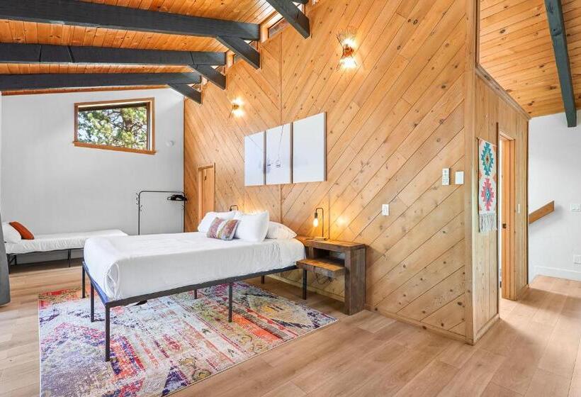 호텔 Basecamp Lodge