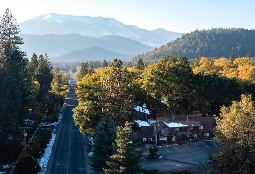 Hotelli Basecamp Lodge