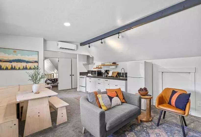 Hotelli Basecamp Lodge