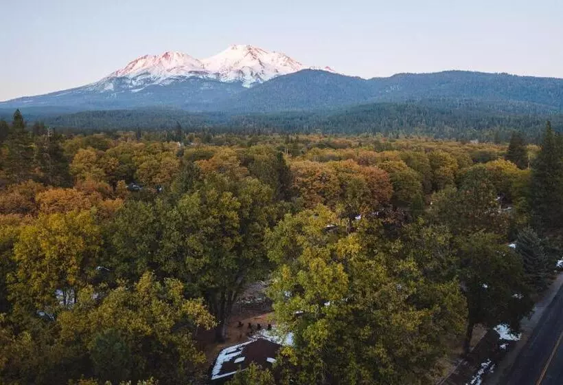 Hotelli Basecamp Lodge