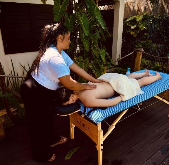 فندق Lar Riviera