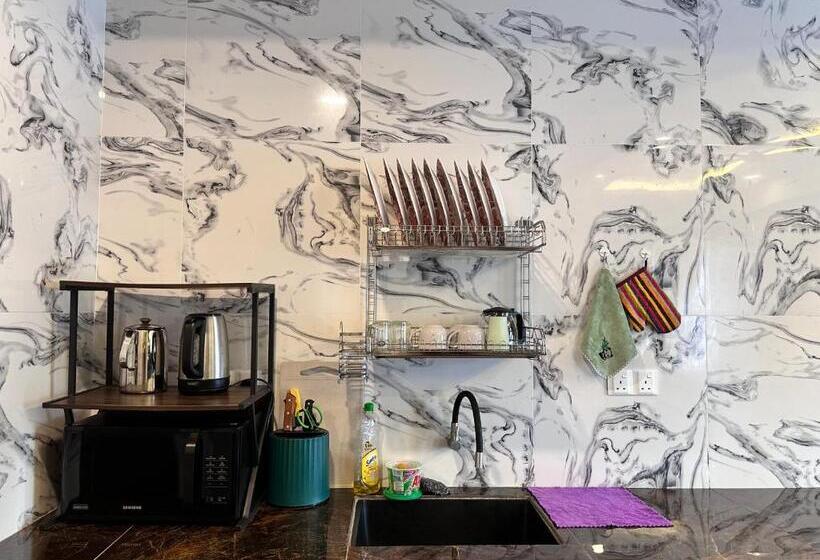 Hotel Lavie At Centrum