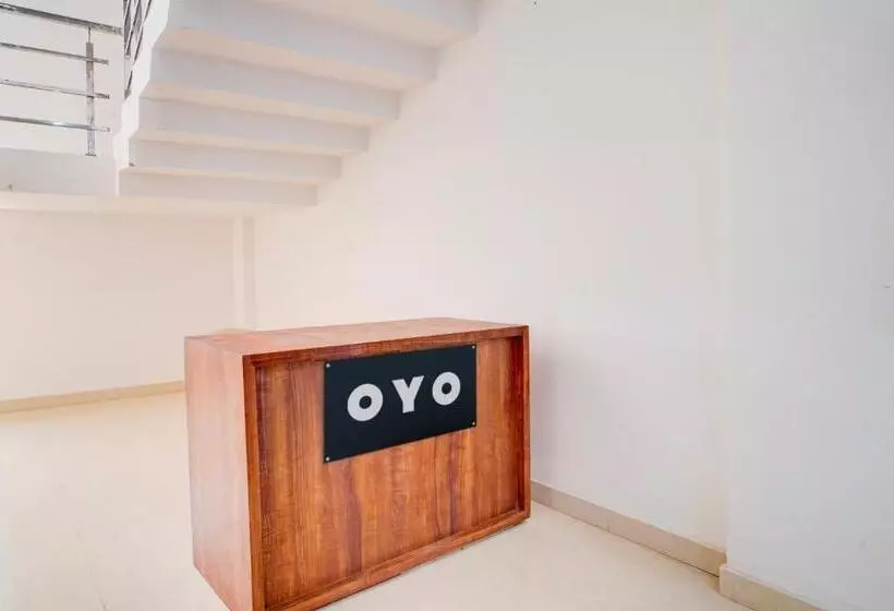 ホテル Oyo The Pm Palace