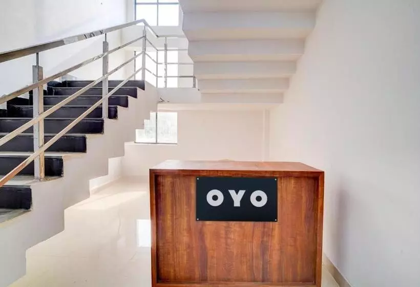 ホテル Oyo The Pm Palace