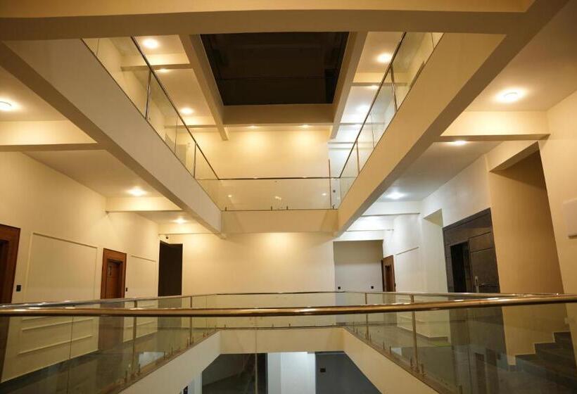 호텔 Sarvam Residency