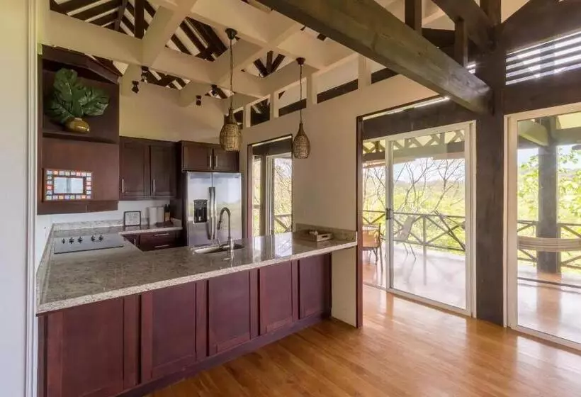 ホテル Skycloud Bungalows Amazing Mountain And Ocean Views