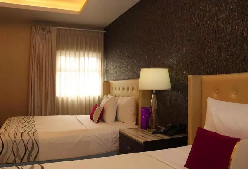 ホテル West Plaza