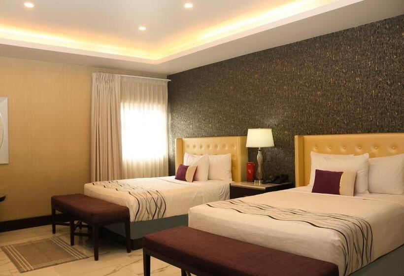 בית מלון כפרי West Plaza