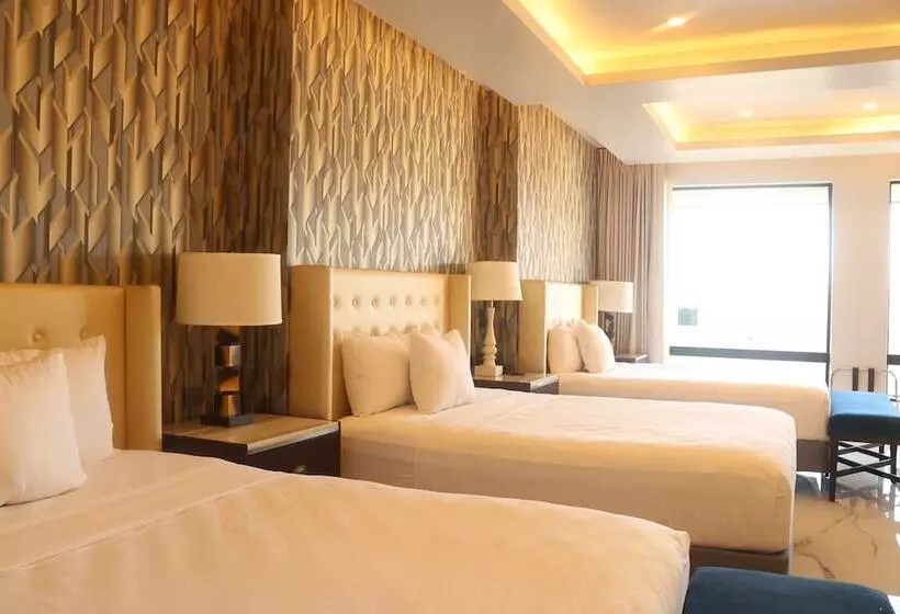 ホテル West Plaza