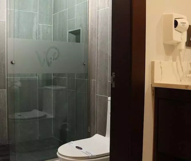 ホテル West Plaza