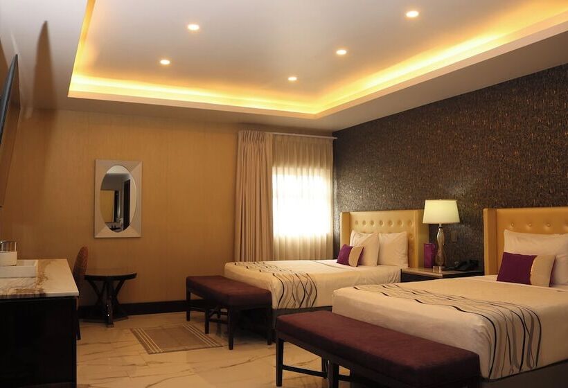 בית מלון כפרי West Plaza