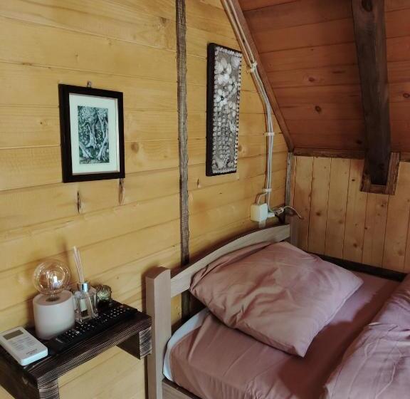 펜션 Brvnara Pojata Bungalovi