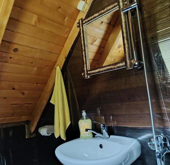 펜션 Brvnara Pojata Bungalovi