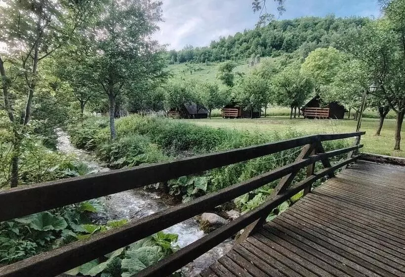 پانسیون Brvnara Pojata Bungalovi