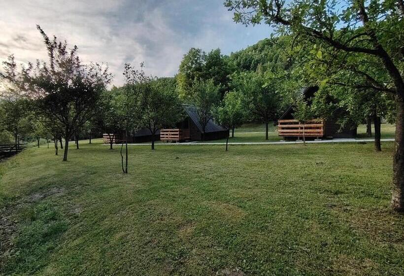 펜션 Brvnara Pojata Bungalovi