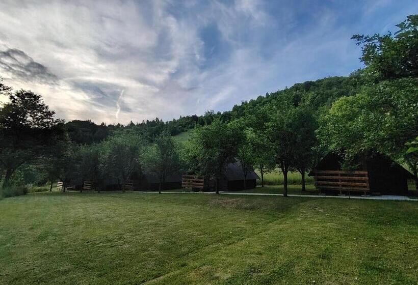 펜션 Brvnara Pojata Bungalovi