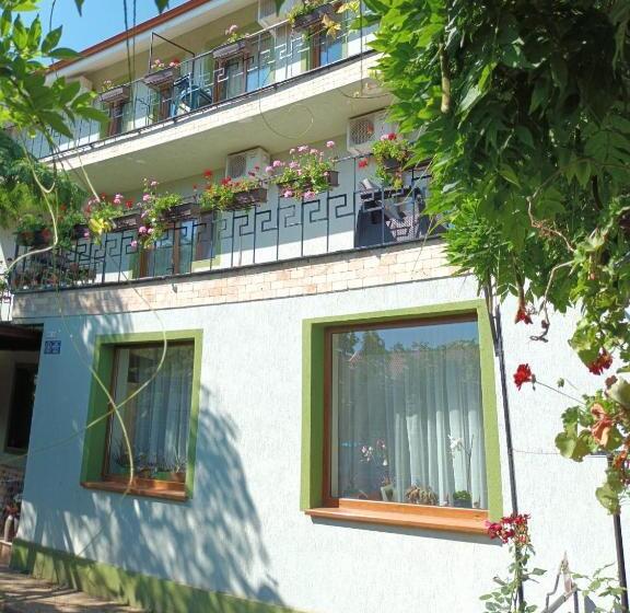 پانسیون Casa Tuia