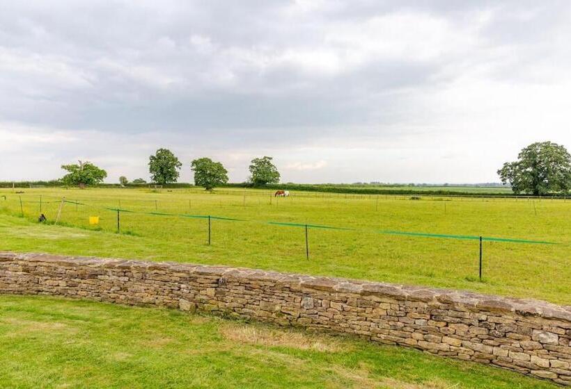 פנסיון Furzen Farmhouse