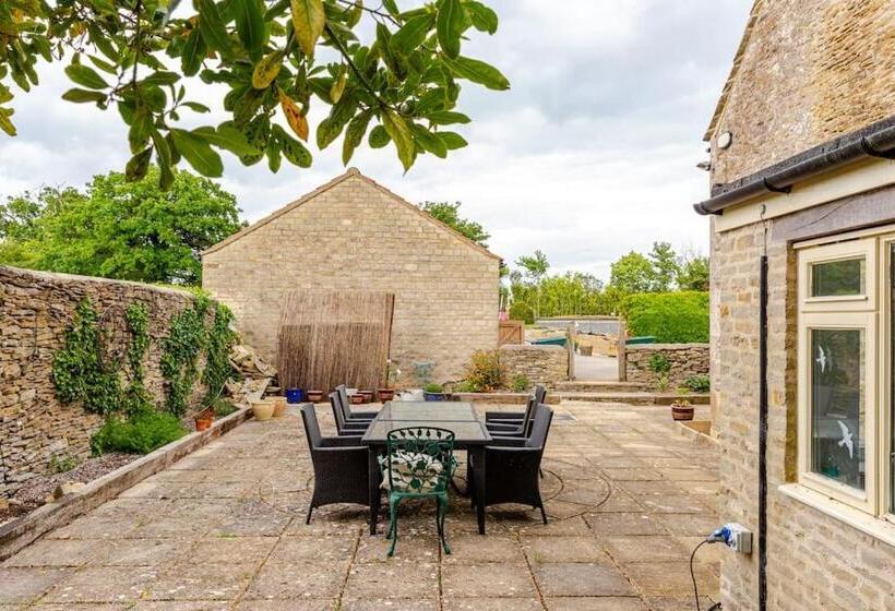 פנסיון Furzen Farmhouse