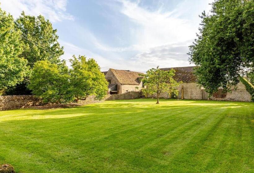 פנסיון Furzen Farmhouse