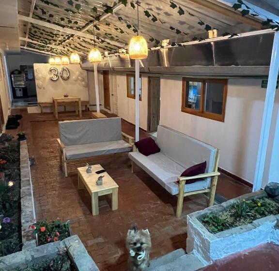 Пансион Güicani Hostel