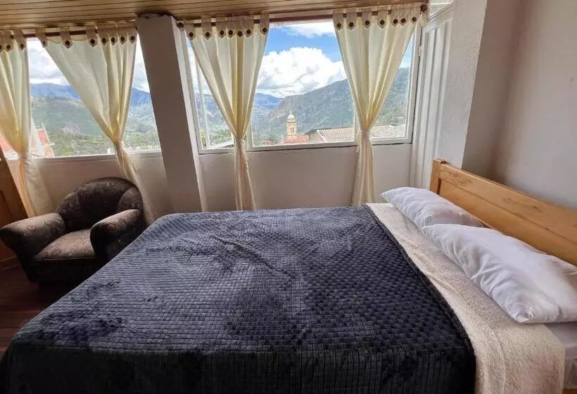 ペンション Güicani Hostel