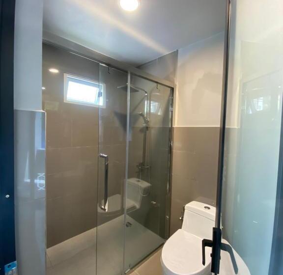 پانسیون La Pearl Mathiveri