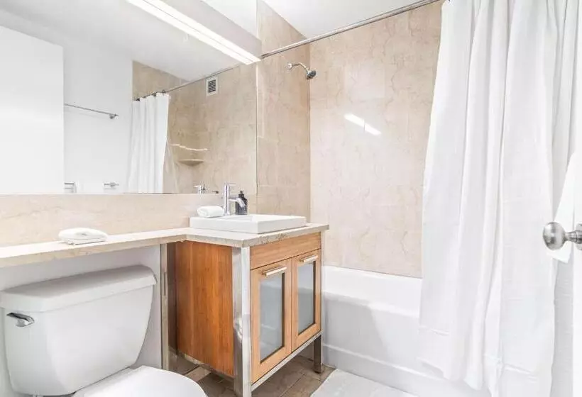 پانسیون Lux Bright Room With Shared Bath Apt