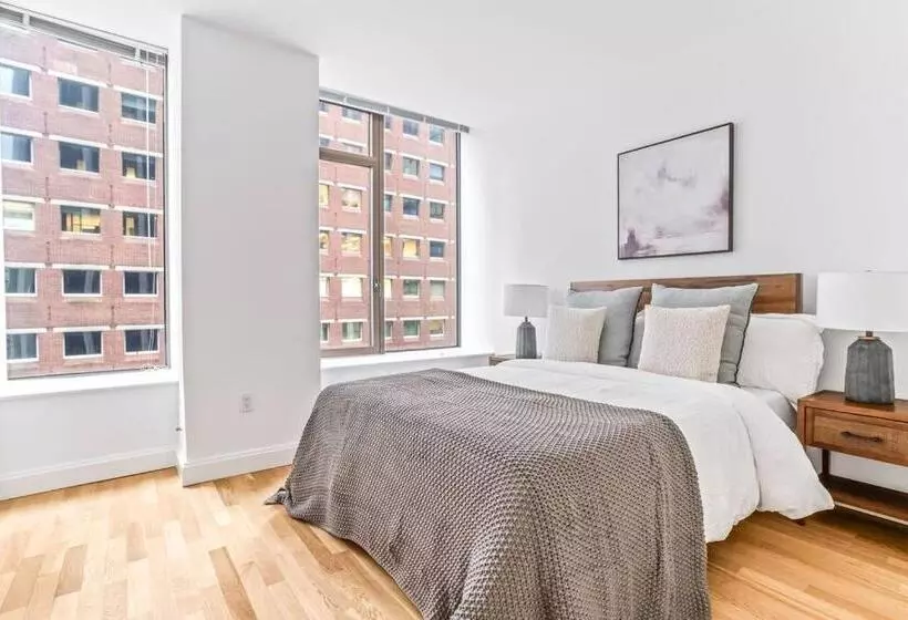 پانسیون Lux Bright Room With Shared Bath Apt